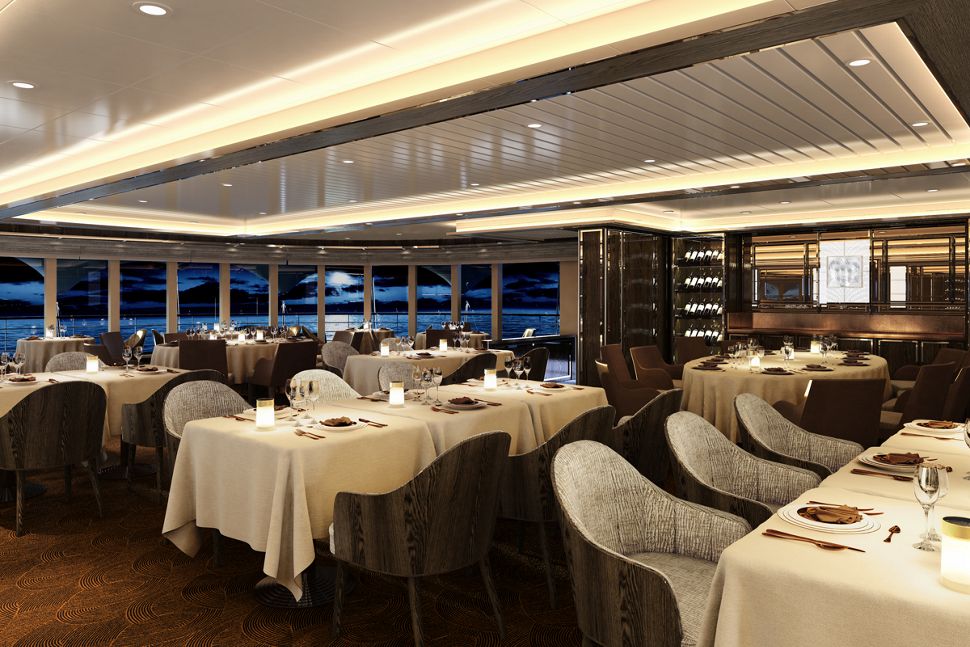 silversea-luxury-cruises-silver-moon-ship-la-dame